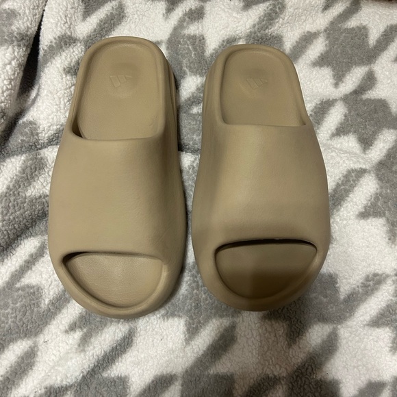 adidas gazelle silver green womens Adidas YEEZY SLIDE PURE INFANT  DTLR